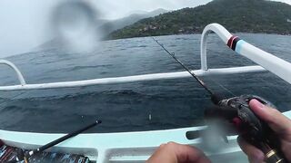 Морская рыбалка у берегов Бали - шторм, джиг с 250 метров и охота за трофейной рыбой