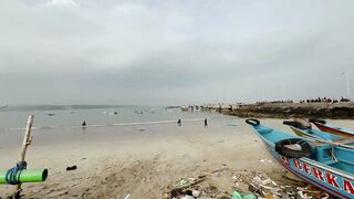 Инспектирую рыбный рынок в Jimbaran Bali свежий улов с ночной морской рыбалки в заливе