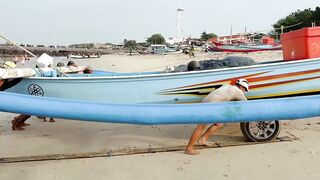 Инспектирую рыбный рынок в Jimbaran Bali свежий улов с ночной морской рыбалки в заливе