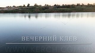 Вечерний клев в Керчи закат над морем и частые поклевки на набережной