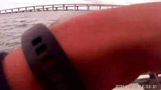 Рыбалка в Керчи у Крымского моста ставрида подходит косяками к берегу