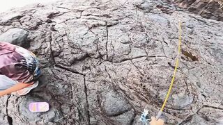 Первая рыбалка на побережье Karangasem Bali красивый вид и частые поклевки