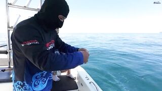 Крабийский капитан принимает вызов рыбалка за 3 часа на местном катере