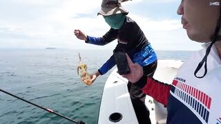 Крабийский капитан принимает вызов рыбалка за 3 часа на местном катере