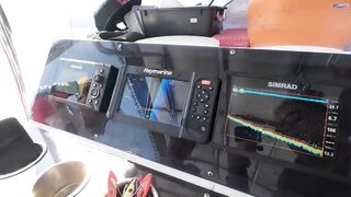 Крабийский капитан принимает вызов рыбалка за 3 часа на местном катере