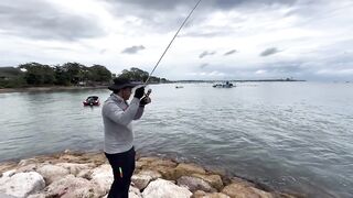 Ультралайт рыбалка в Сануре Бали береговая охота на барракуду минноу киллер в деле