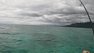 Рыбалка с лодки на Бали ловим и готовим трофей свежая морская рыбалка на джиг