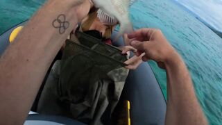 Рыбалка с лодки на Бали ловим и готовим трофей свежая морская рыбалка на джиг