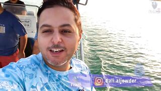 Ночная ловля рыбы в Восточном Бахрейне Рамадан море тишина и огни города