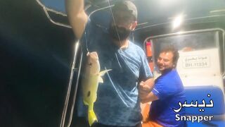 Ночная ловля рыбы в Восточном Бахрейне Рамадан море тишина и огни города