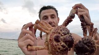 Большие крабы голыми руками продолжаем поиск собственного необитаемого острова