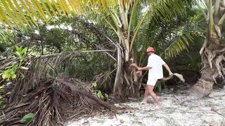 Большие крабы голыми руками продолжаем поиск собственного необитаемого острова