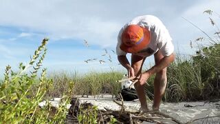 Большие крабы голыми руками продолжаем поиск собственного необитаемого острова