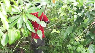 Деревенская рыбацкая жизнь лодки сети и ежедневная рыбалка на рассвете в маленьком посёлке