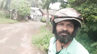 Деревенская рыбацкая жизнь лодки сети и ежедневная рыбалка на рассвете в маленьком посёлке