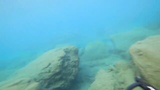 Alanya весёлая рыбалка на мелководье лёгкая снасть и морская рыбка под ногами