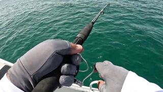 Морская рыбалка на юге Катара семейный выезд на катере по заливу