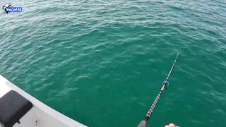 Морская рыбалка на юге Катара семейный выезд на катере по заливу