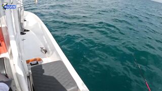 Морская рыбалка на юге Катара семейный выезд на катере по заливу
