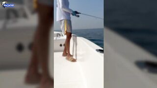 Рыбалка на юге Катара лодка пустыня и Персидский залив когда вокруг только море и песок