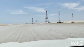 Береговая рыбалка в Катаре песчаный пляж сильный ветер и дальние забросы