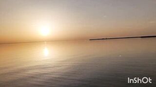 Береговая рыбалка в Катаре песчаный пляж сильный ветер и дальние забросы