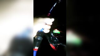 Ночная морская рыбалка в Катаре огни города вокруг а поклёвки слышны только по звону колокольчика