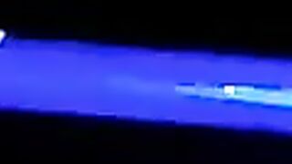 Ночная морская рыбалка в Катаре огни города вокруг а поклёвки слышны только по звону колокольчика