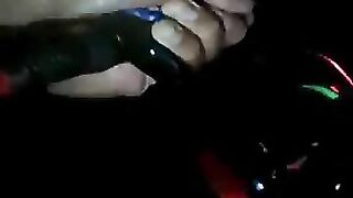 Ночная морская рыбалка в Катаре огни города вокруг а поклёвки слышны только по звону колокольчика