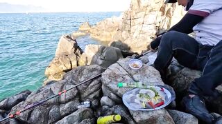 Рыбалка в Нячанге у Hang Heo встреча со стаей groupers у скалистого берега моря