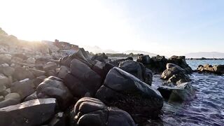 Рыбалка в Нячанге у Hang Heo встреча со стаей groupers у скалистого берега моря