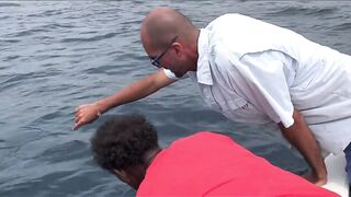 GT Sri Lanka: морская рыбалка на гигантского тревалли у скалистого берега