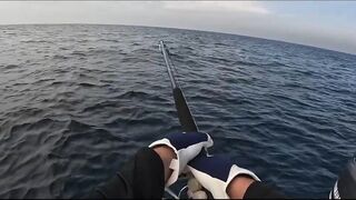 GT Sri Lanka: морская рыбалка на гигантского тревалли у скалистого берега