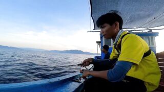 Морская рыбалка в Нячанге сверхчувствительная креветка приманка и мощные удары морского хищника