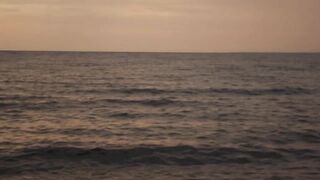 Rockfishing в Севастополе морская рыбалка на камнях и удары волны по пирсу