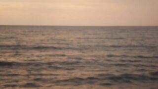 Rockfishing в Севастополе морская рыбалка на камнях и удары волны по пирсу