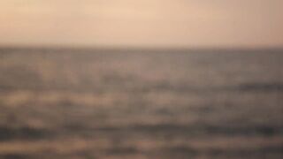 Rockfishing в Севастополе морская рыбалка на камнях и удары волны по пирсу