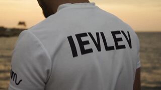 Rockfishing в Севастополе морская рыбалка на камнях и удары волны по пирсу