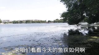 Лучшее место для бесплатной рыбалки в Пекине дикий карась и другая мелочь клюют без остановки