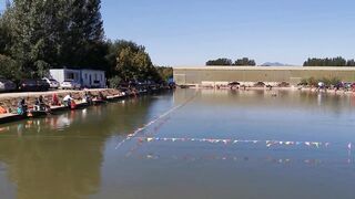 82 килограмма карпа в пекинском пруду трофейная рыбалка и проверка снастей на прочность