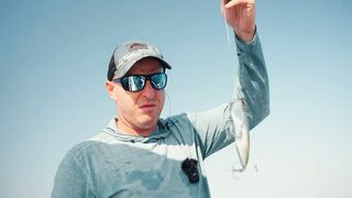 Морская рыбалка в Фуджейре на поппер днём а вечером эту рыбу готовят в ресторане