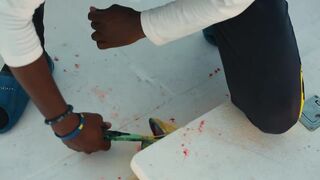 Морская рыбалка в Фуджейре на поппер днём а вечером эту рыбу готовят в ресторане