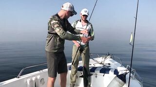 Рыбалка на тунца в Эмиратах морская рыбалка в Фуджейре по крупной синей торпеде