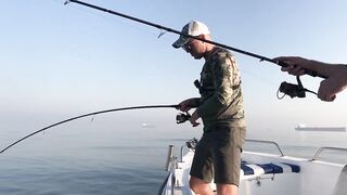 Рыбалка на тунца в Эмиратах морская рыбалка в Фуджейре по крупной синей торпеде