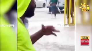 Стихия стихла рыбалка на шоссе жители выходят ловить рыбу прямо с дороги