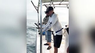 GT ломает два спиннинга морская рыбалка на Шри-Ланке и жёсткая схватка в Хиккадуве