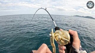 Diamond trevally рвёт снасть - джиг с тайской лодки у побережья Khao Lak Thailand