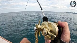 Diamond trevally рвёт снасть - джиг с тайской лодки у побережья Khao Lak Thailand