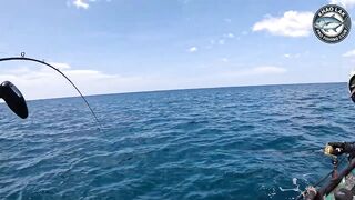 Diamond trevally тянет шнур, спиннинг гнётся дугой у берегов Khao Lak Thailand