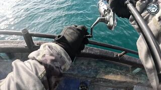 Большая queenfish на поппер - выматывает шнур в ноль у побережья Khao Lak Thailand